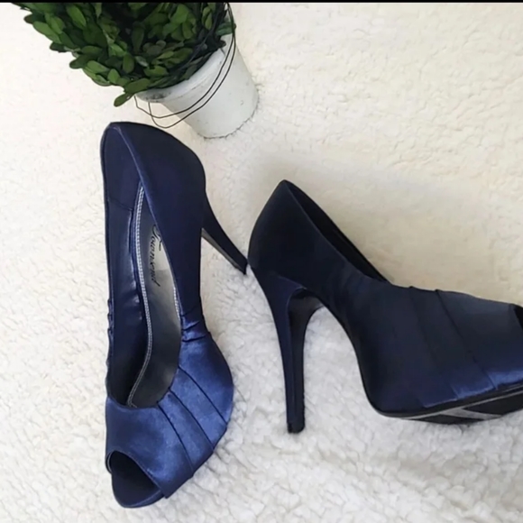 NEW Lulu Townsend indigo 4in heels shoes size 7 - Picture 9 of 9
